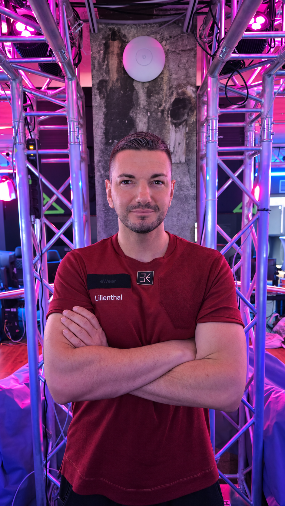Lilienthal präsentiert das personalisierte rote eWear E-Sport-Shirt